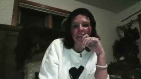 Snapshot of cheekybee chatting on February 12, 2025, 3:29 am CheekyBee online show from February 12, 2025, 3:29 am