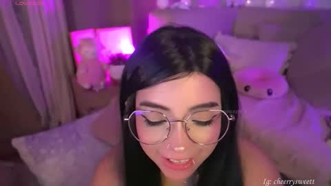 Baby Cherry online show from February 18, 2026, 11:33 pm