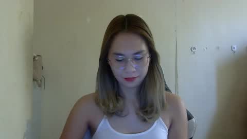Snapshot of chelly4u69 chatting on October 16, 2025, 3:18 am chelly4u69 online show from October 16, 2025, 3:18 am