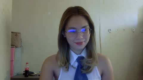 Snapshot of chelly4u69 chatting on October 19, 2025, 4:35 am chelly4u69 online show from October 19, 2025, 4:35 am