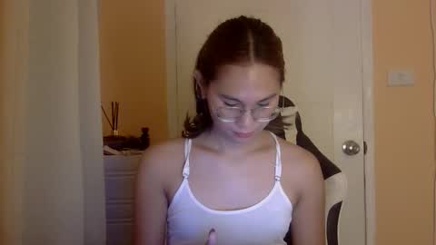 chelly4u69 online show from December 22, 2025, 11:40 am