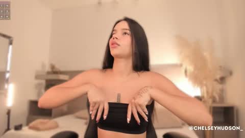 chelsey_hudson online show from September 27, 2025, 11:59 am