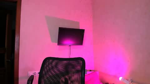 Chelsy  Luxe  online show from May 30, 2026, 5:15 am