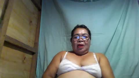chenita_kits online show from July 8, 2026, 3:27 pm