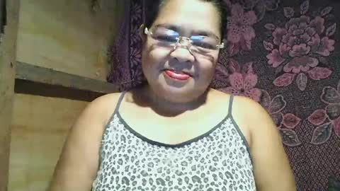 chenita_kits online show from July 27, 2026, 4:41 am