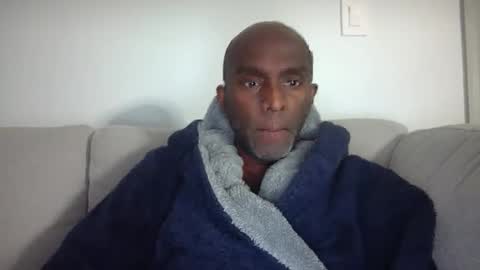 chenthu1979 online show from April 26, 2026, 10:46 am