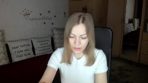 Snapshot of cherish_sia chatting on February 26, 2025, 3:32 am Silvia online show from February 26, 2025, 3:32 am
