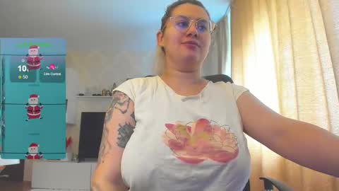 Snapshot of cherry_pie_69 chatting on December 29, 2024, 8:44 am mayra online show from December 29, 2024, 8:44 am