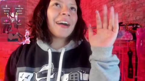     online show from September 26, 2025, 11:14 am