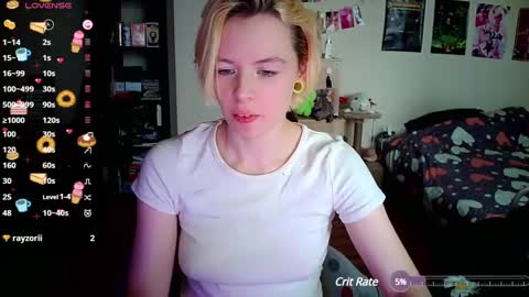 Snapshot of cherrybaby_0 chatting on December 18, 2024, 7:04 am cherrybaby_0 online show from December 18, 2024, 7:04 am