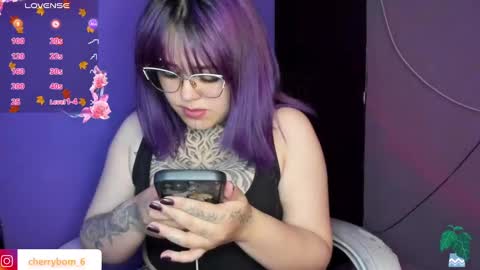  dayis independent model  online show from December 22, 2024, 3:11 am