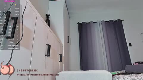 Snapshot of cherrycreme chatting on September 10, 2025, 2:22 am Cherry online show from September 10, 2025, 2:22 am