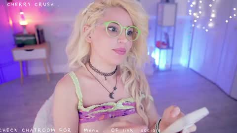 Cherry Crush  online show from April 20, 2026, 5:16 pm