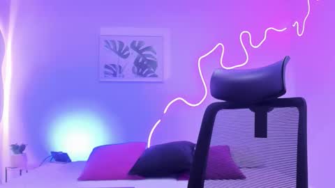 C H E R R Y online show from November 14, 2025, 11:53 am