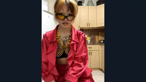 Nika online show from April 22, 2026, 9:38 pm