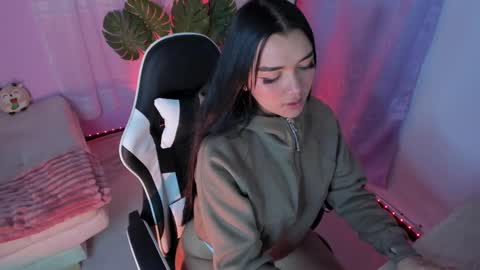 Snapshot of cherrymel_ chatting on November 12, 2025, 1:22 pm Mely online show from November 12, 2025, 1:22 pm