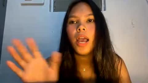 Bella online show from May 29, 2026, 2:42 am