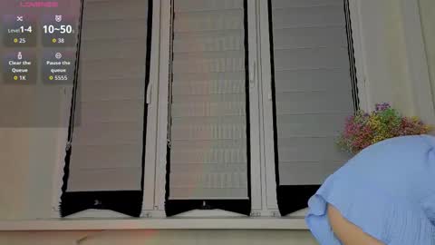 Lysia online show from November 12, 2025, 12:38 pm