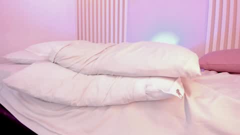 Snapshot of cherrysnow_ chatting on January 28, 2025, 7:32 am Cherry online show from January 28, 2025, 7:32 am