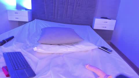 Snapshot of cherrysnow_ chatting on January 29, 2025, 10:05 am Cherry online show from January 29, 2025, 10:05 am