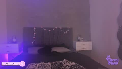 Snapshot of cherrysnow_ chatting on September 20, 2025, 4:35 am Cherry online show from September 20, 2025, 4:35 am