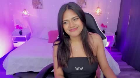 Snapshot of cherryvixen_ chatting on October 20, 2025, 6:14 am Cherry Vixen online show from October 20, 2025, 6:14 am