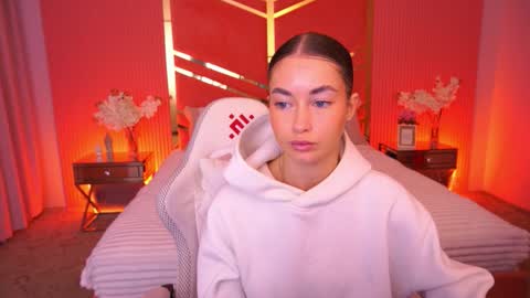 cherryylulu online show from October 21, 2025, 7:31 am