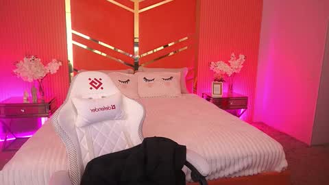 cherryylulu online show from November 6, 2025, 8:26 am