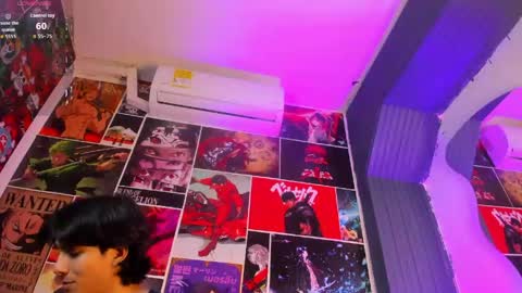 Snapshot of cheys_mast chatting on May 27, 2026, 7:33 pm Cheys online show from May 27, 2026, 7:33 pm