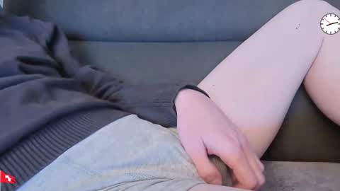 Grey online show from November 9, 2025, 7:12 pm