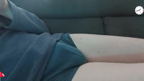 Snapshot of chezmonsieur_g chatting on January 19, 2026, 12:42 pm Grey online show from January 19, 2026, 12:42 pm