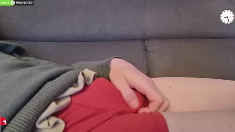 Snapshot of chezmonsieur_g chatting on February 18, 2026, 7:21 pm Grey online show from February 18, 2026, 7:21 pm