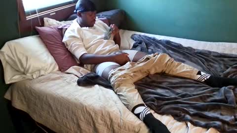 Que online show from April 28, 2026, 8:36 pm