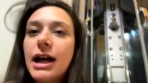 chicamala872876 online show from May 5, 2026, 8:06 pm