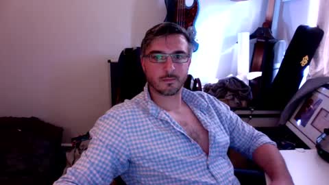 Snapshot of chickenduck90 chatting on December 12, 2024, 4:21 pm ThisCheeseBetterBeGuda online show from December 12, 2024, 4:21 pm