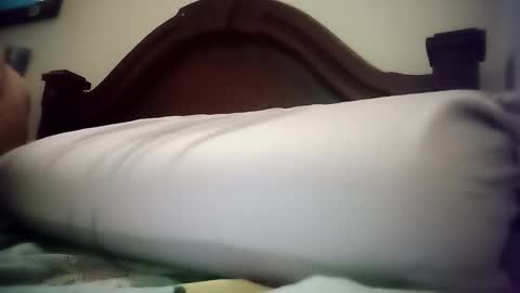 chicocolombi online show from December 4, 2025, 4:11 am