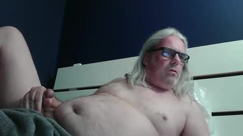 chiguitar online show from November 4, 2025, 9:58 pm