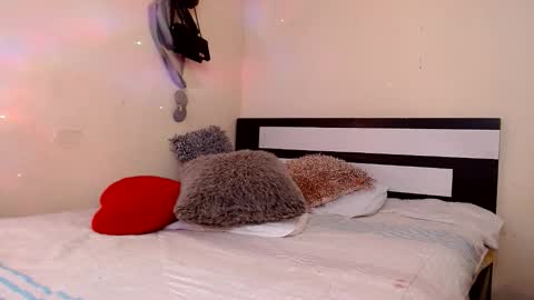  Valentina  online show from May 19, 2026, 8:48 pm
