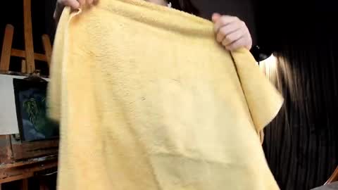 Nina   online show from April 18, 2026, 5:39 pm