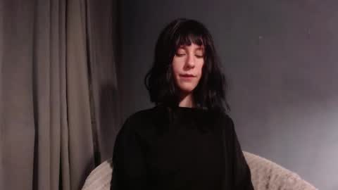 Juliet online show from November 27, 2025, 2:13 am