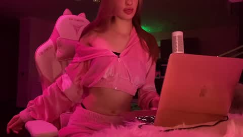 Snapshot of chillgoddess chatting on January 23, 2025, 5:21 pm Goddess Vika - owner of all ur money online show from January 23, 2025, 5:21 pm