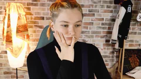 Bella online show from October 1, 2025, 5:02 am