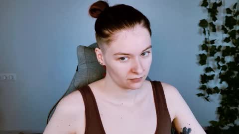 Bella online show from January 6, 2026, 9:02 am