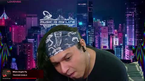 Enrique online show from February 24, 2025, 6:47 pm