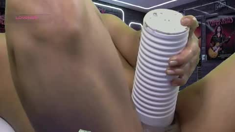 Enrique online show from December 2, 2025, 7:53 pm