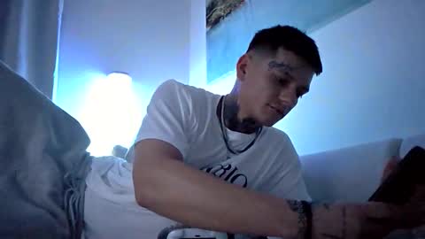 chiroh31 online show from November 21, 2025, 11:36 pm