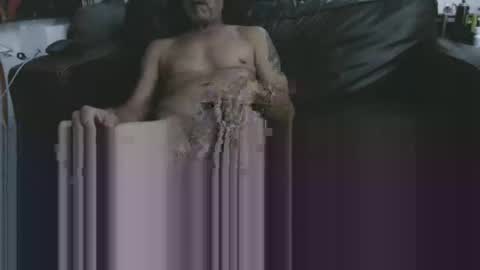 Snapshot of chitwnhustler chatting on January 4, 2025, 10:49 am SpunHung online show from January 4, 2025, 10:49 am