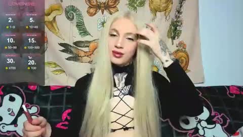 Snapshot of chl0echerry chatting on June 18, 2026, 3:05 pm Chloe INDEPENDENT MODEL online show from June 18, 2026, 3:05 pm