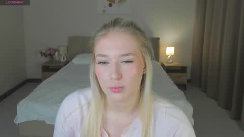 Chloe online show from January 12, 2026, 4:07 am