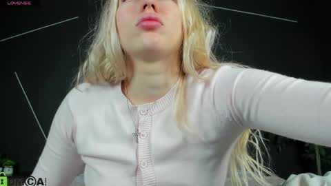 Chloe online show from May 2, 2026, 3:00 am